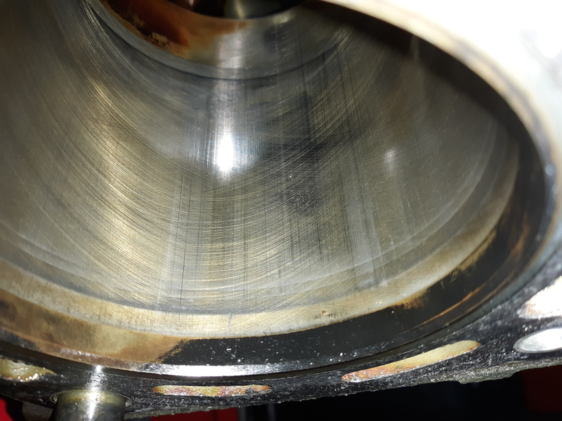 Marring on the Cylinder wall from broken Ringlands
